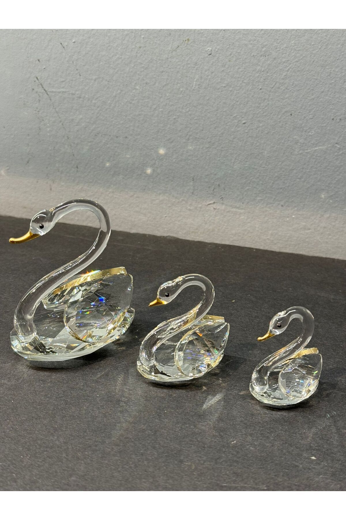 SerenityHaven Dekoratif Kristal Cam Üçlü Kuğu Gold