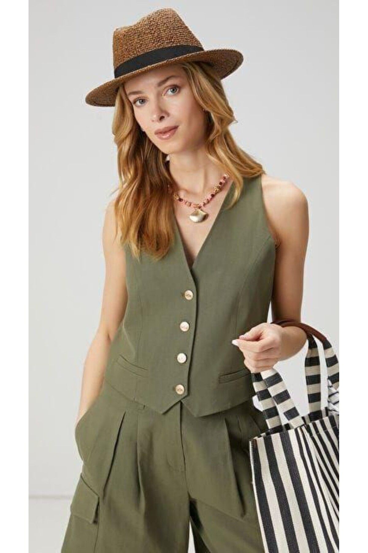 Butik Haki Yeşili Keten Kumaş Yelek