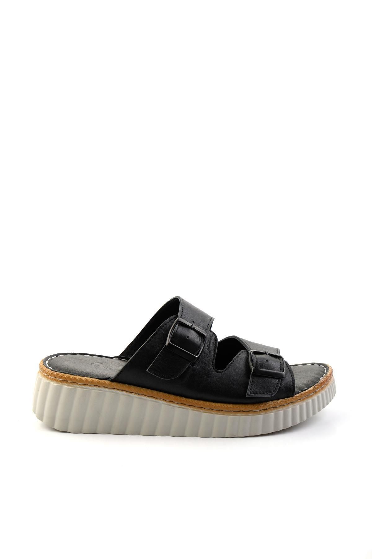 Bambi Siyah Leather Kadın Terlik K04281030903