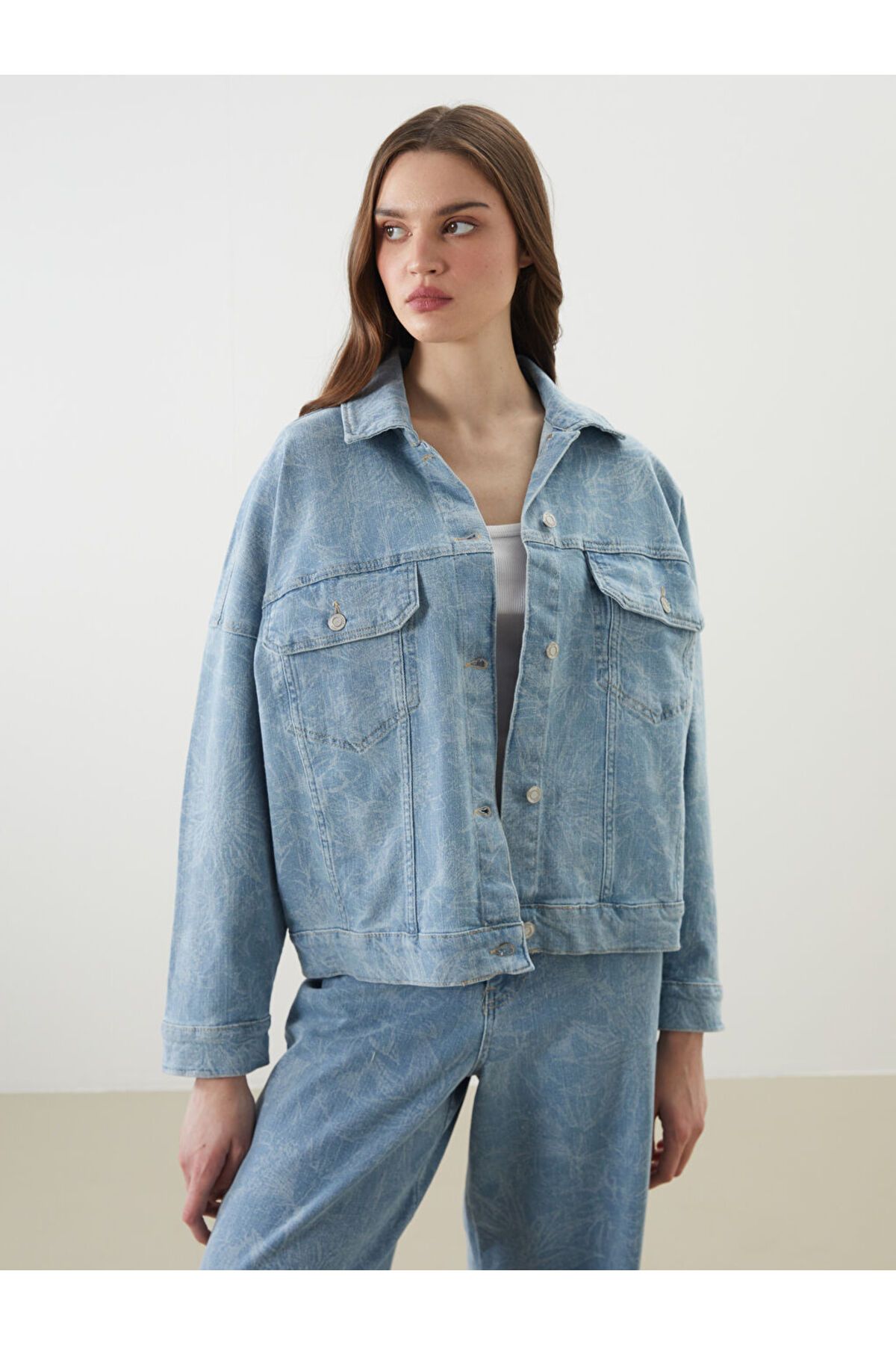 LC Waikiki LCW Vision Indigo Gömlek Yaka Desenli Oversize Kadın Jean Ceket S5M239Z8NVY25