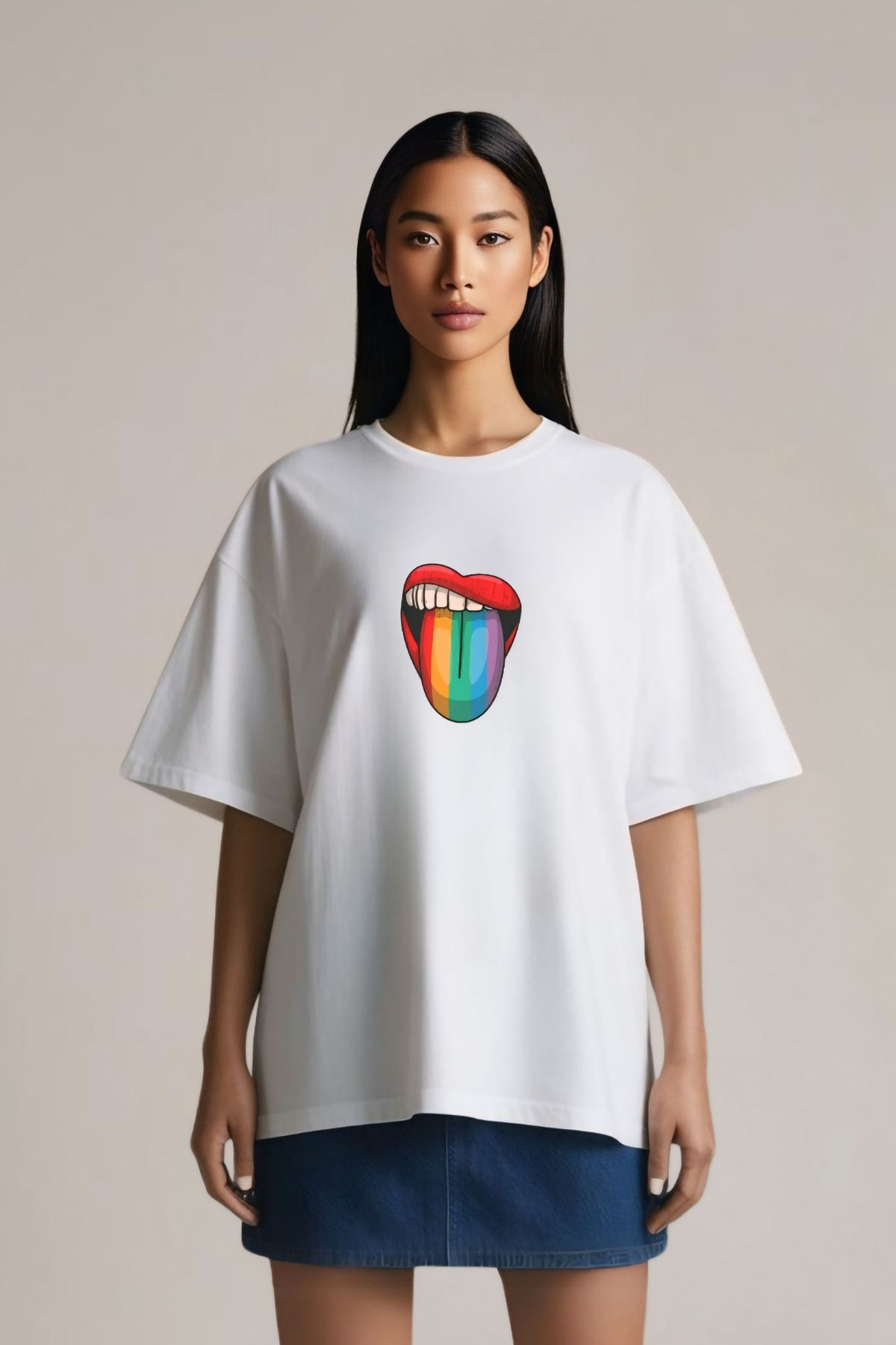 Butik Rainbow Kiss Pamuklu Oversize T-shirt – Dil Çıkartan Dudak Tasarımı