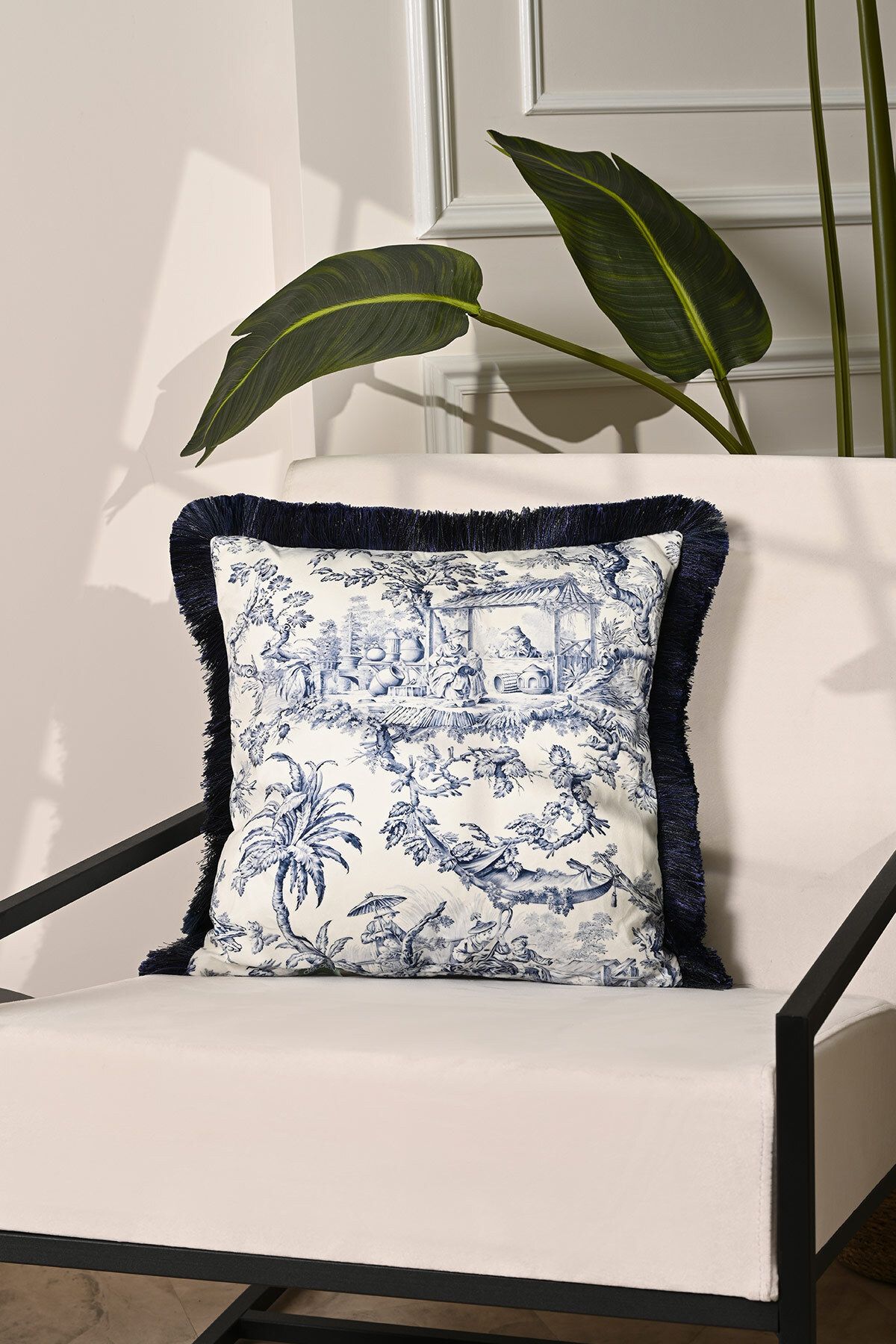 decofav Toile Desen Lacivert Saçaklı Kadife Kırlent Kılıfı – 43x43 cm