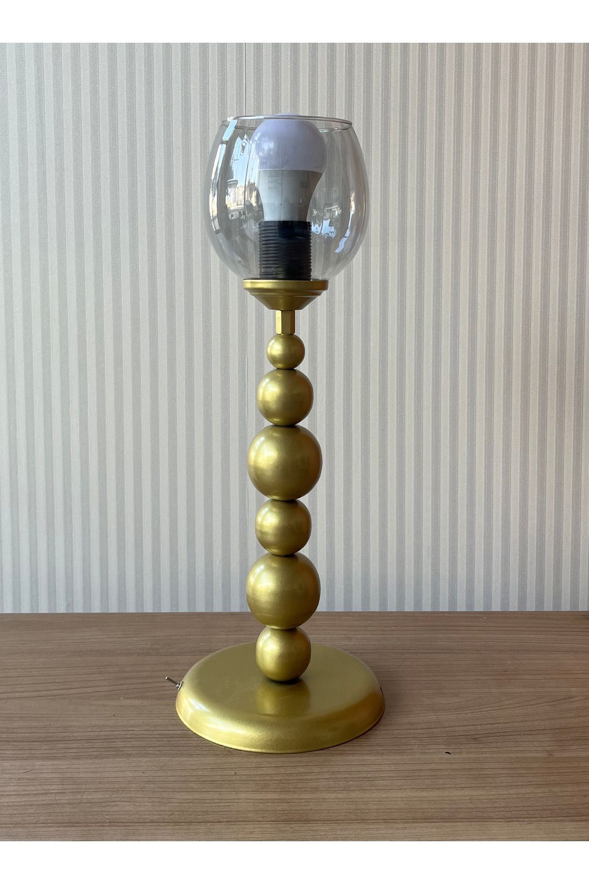 SerenityHaven Pırıl Gold Kasa Pilli Abajur Füme Camlı Aplik Lambader Aydınlatma - Özel Tasarım Lamba Dahildir.