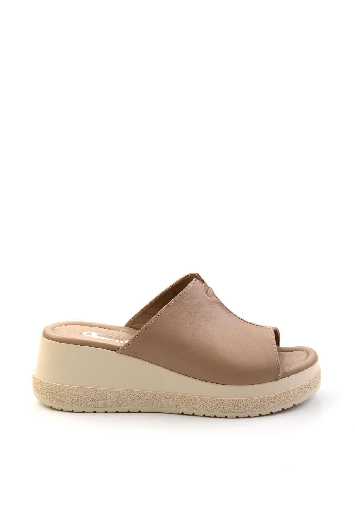Bambi Bej Leather Kadın Terlik K04040012003