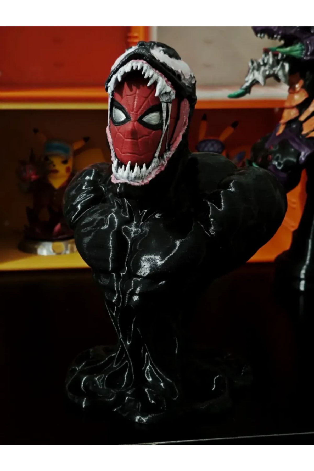 NOMOTHETIC Venom Spider-Man Büstü (Yutan Versiyon)