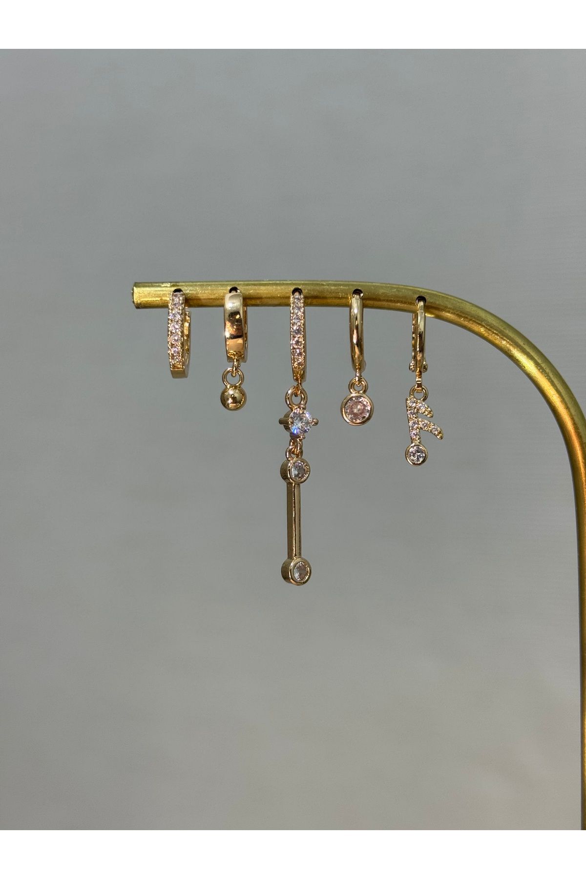 XUPING JEWELRY 18K 6’lı zirkon taşlı gold çelik küpe paslanmaz kararmaz