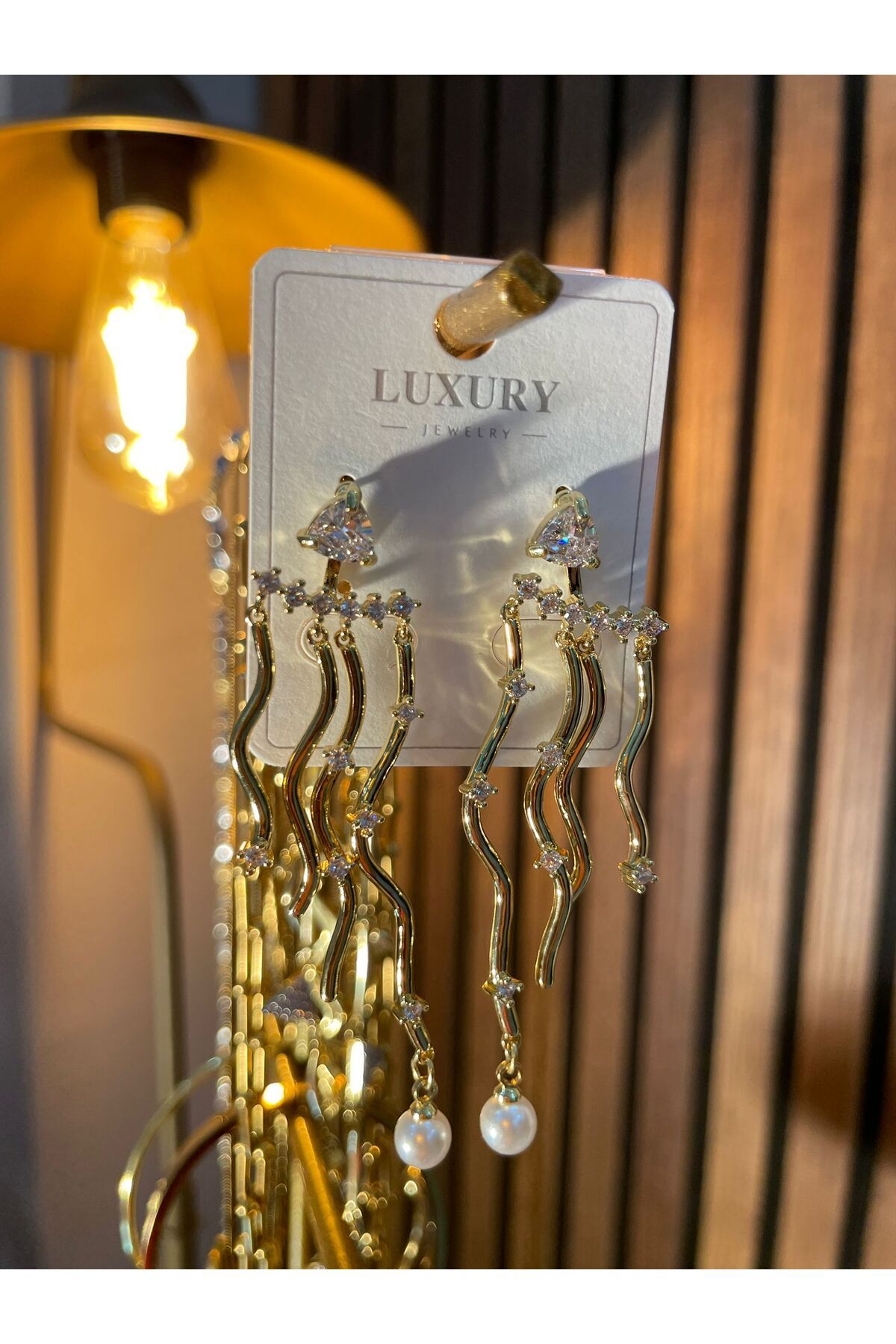 LUXURY JEWELRY Sıkıştırmalı Sallantılı Taşlı Gold Küpe