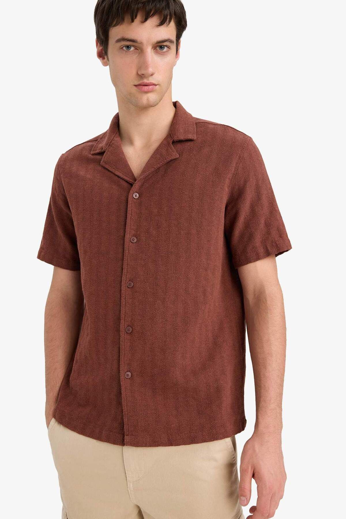 DeFacto Regular Fit Polo Yaka Jakarlı Kısa Kollu Gömlek E5693AX25SM