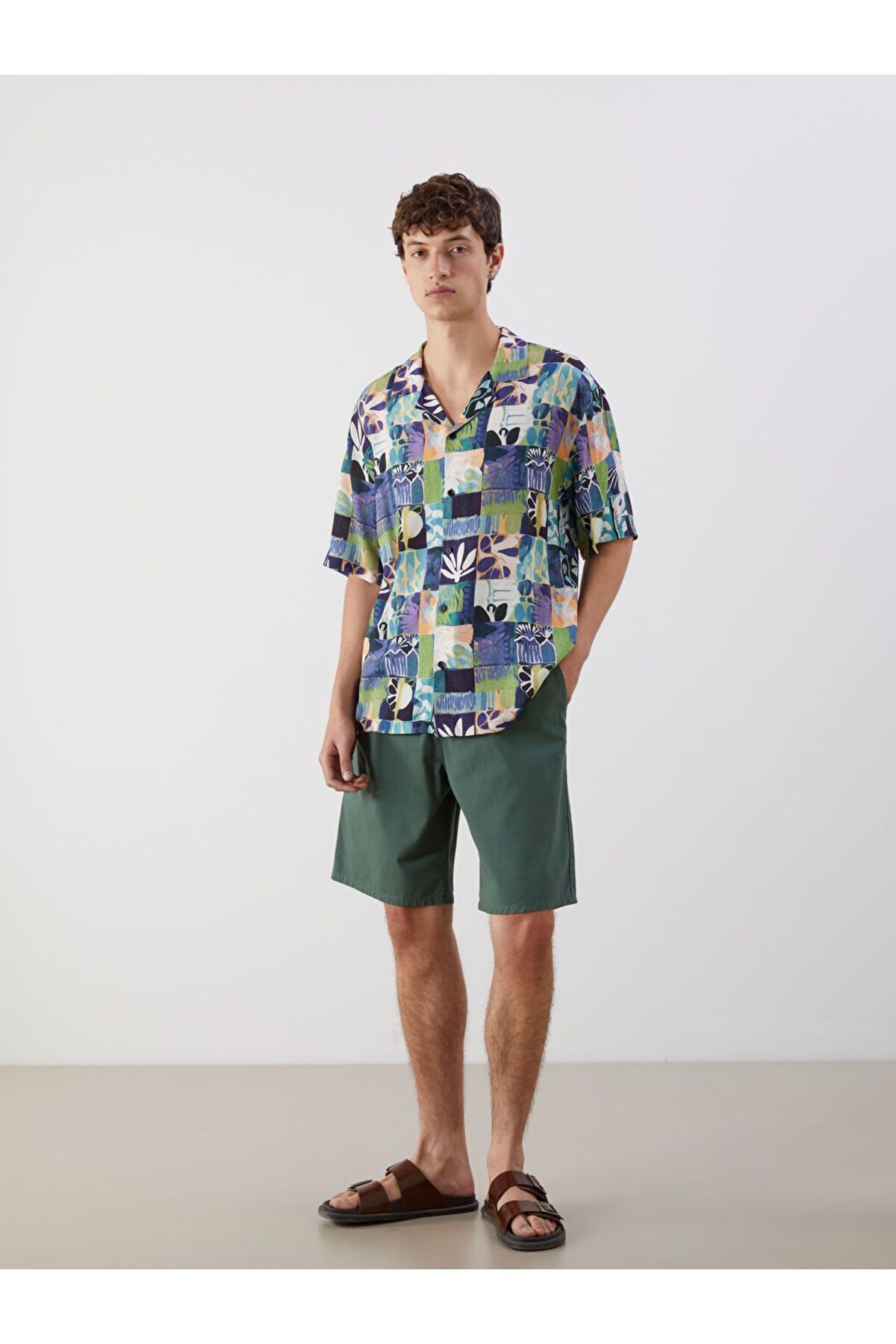 LC Waikiki XSIDE Rahat Kalıp Gabardin Erkek Şort