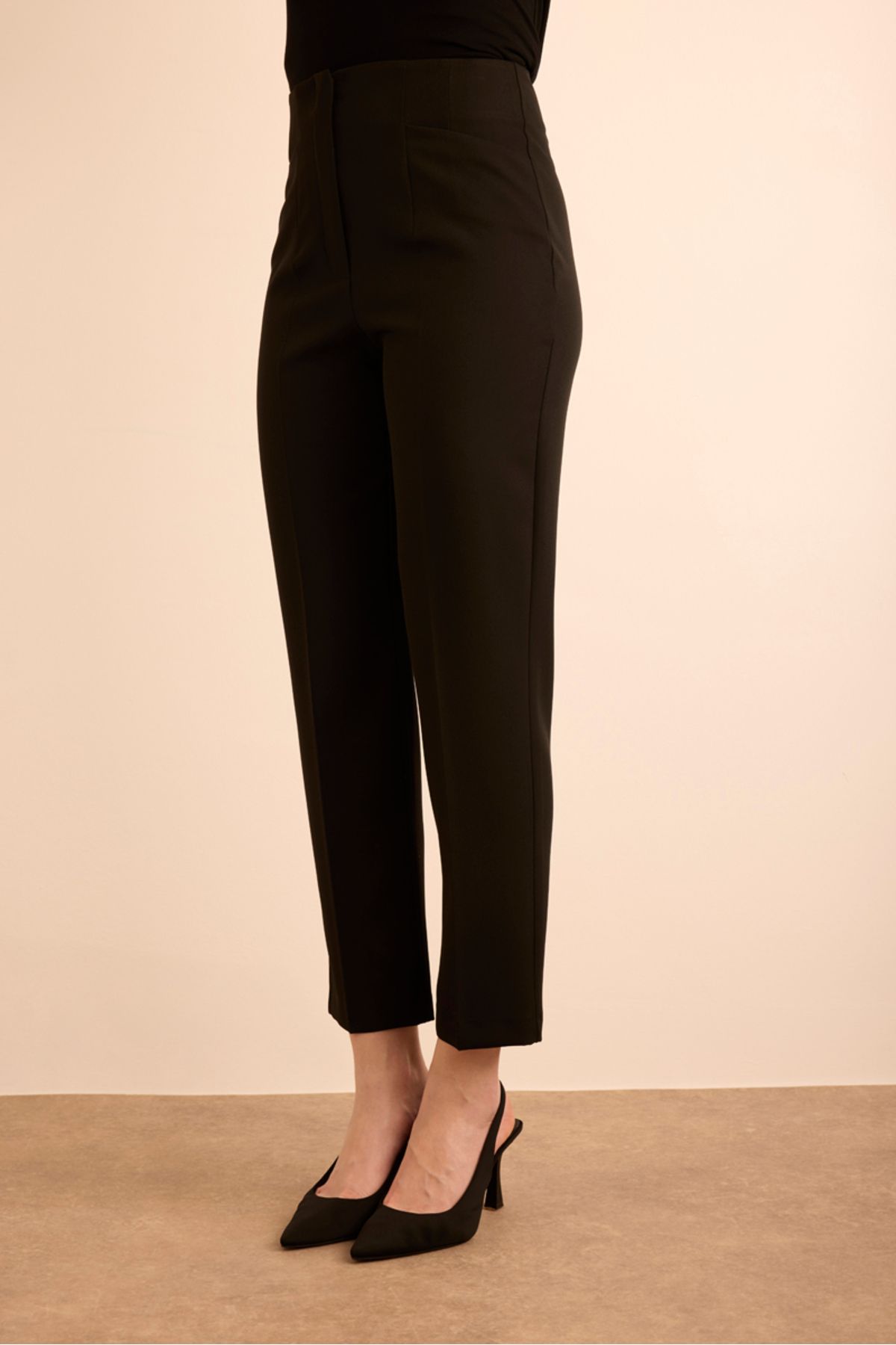 Aker-Woven Trousers with Front Pocket Detail 5