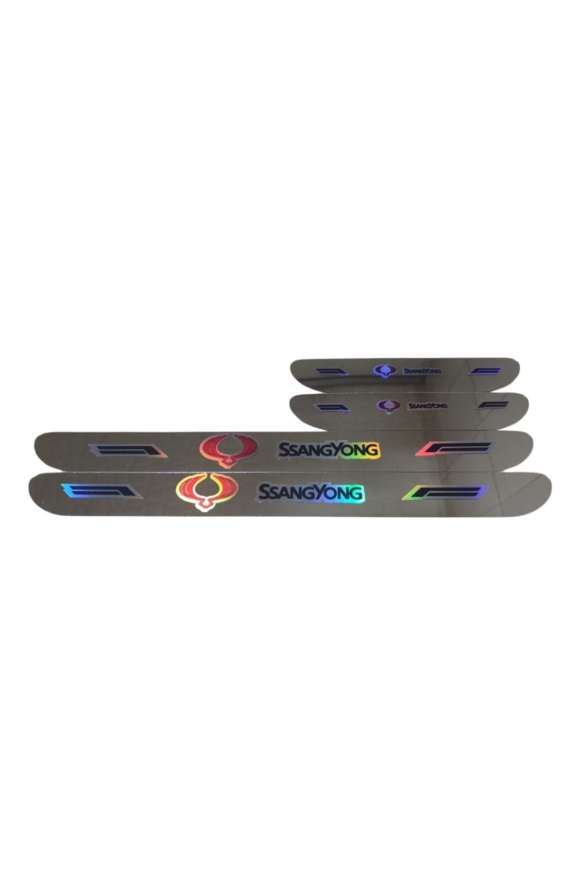 Rukye Shop SsangYong Hologram Logolu Araca Özel Marka Logolu Aynalı Kapı Eşiği Koruyucu Yapıştırma 4'lü Set