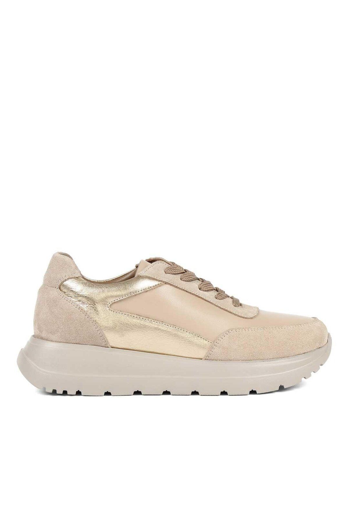 Celal Gültekin Kadın Bej Bağcıklı Kalın Tabanlı Süet Deri Sneaker