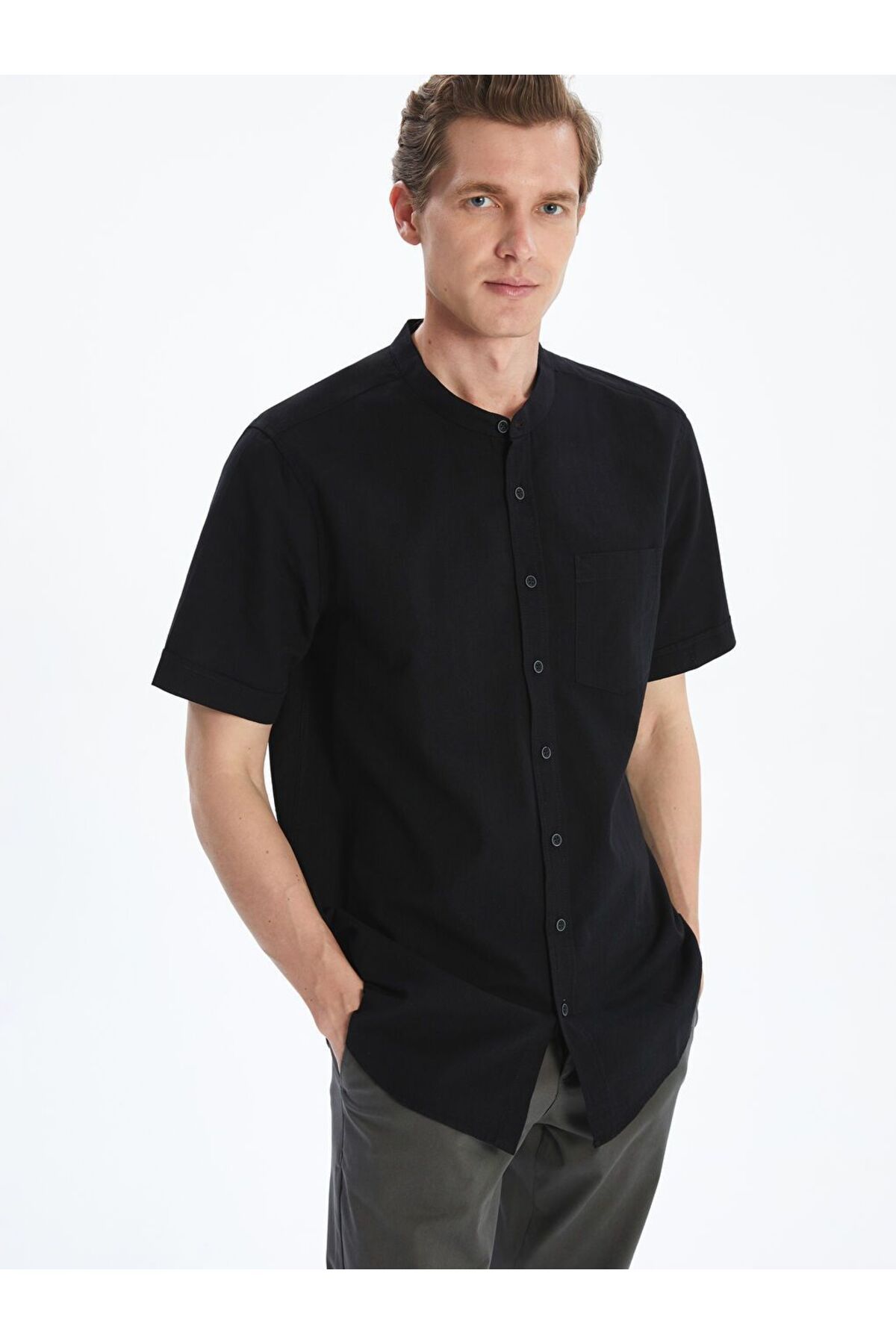 LC Waikiki LCWAIKIKI Classic Regular Fit Kısa Kollu Keten Karışımlı Erkek Gömlek