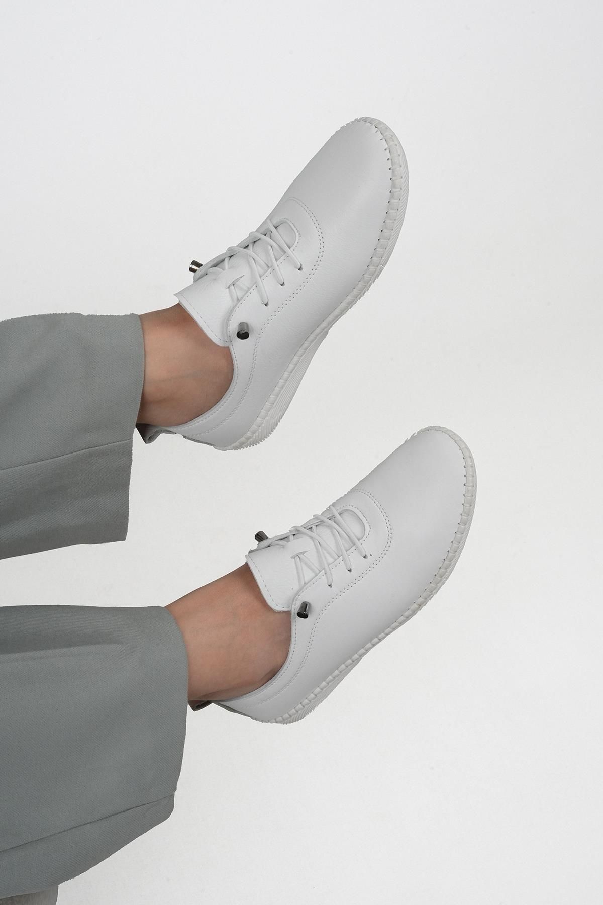 Stilbagshoes CASSİE HAKİKİ DERİ LASTİK DETYALI ORTOPEDİK KADIN GÜNLÜK AYAKKABI BEYAZ