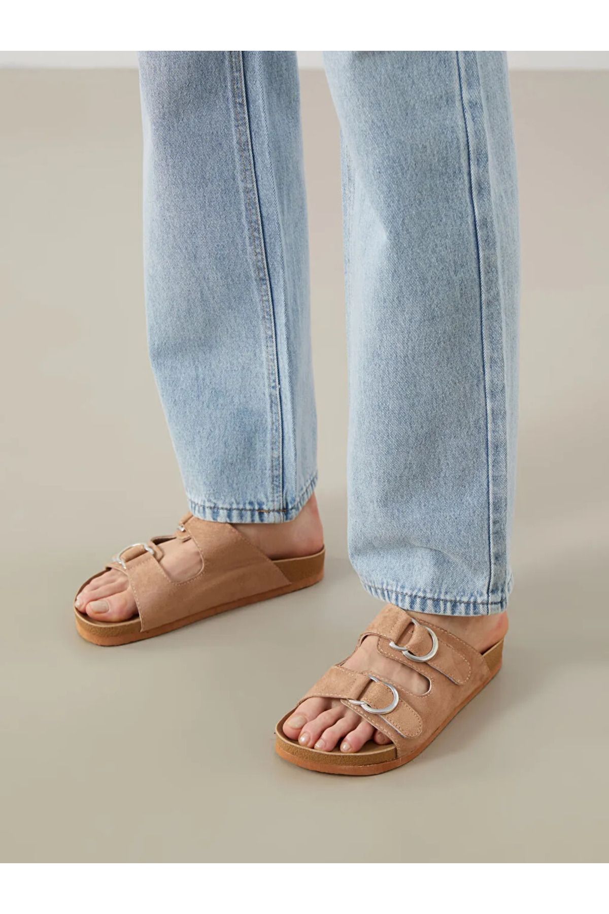 LC Waikiki LCW STEPS Kahverengi Çift Bantlı Kadın Terlik