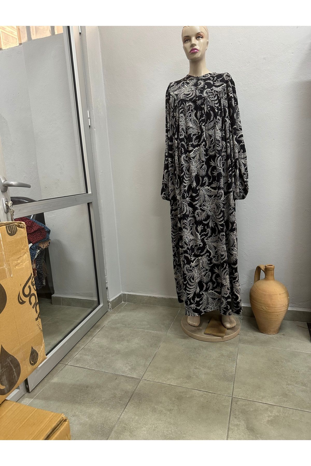 Zülal İthal Kumaş, Yuvarlak Yaka, Lastik Kol, (81*2=162 cm.Göğüs/ Boy 144 ölçü YOK.
