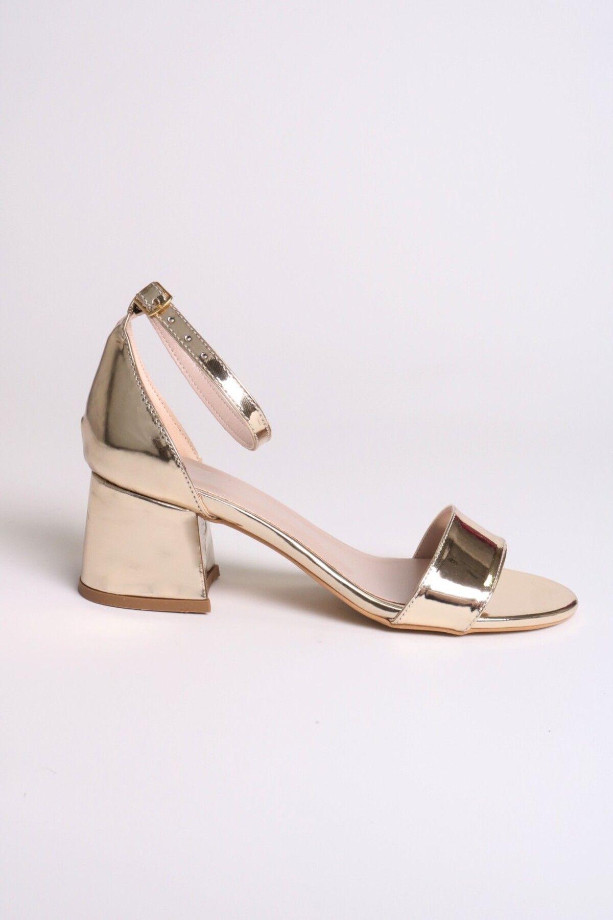 GOYA SHOES Melina Tek Bant Arka Kapalı 5 Cm Kalın Topuklu Ayakkabı