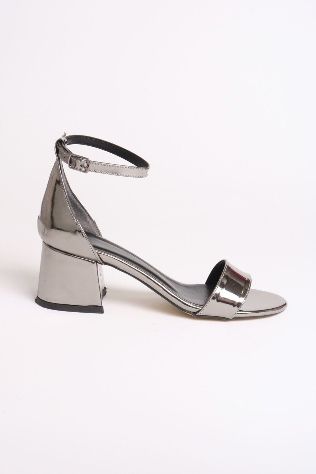 GOYA SHOES Melina Tek Bant Arka Kapalı 5 Cm Kalın Topuklu Ayakkabı