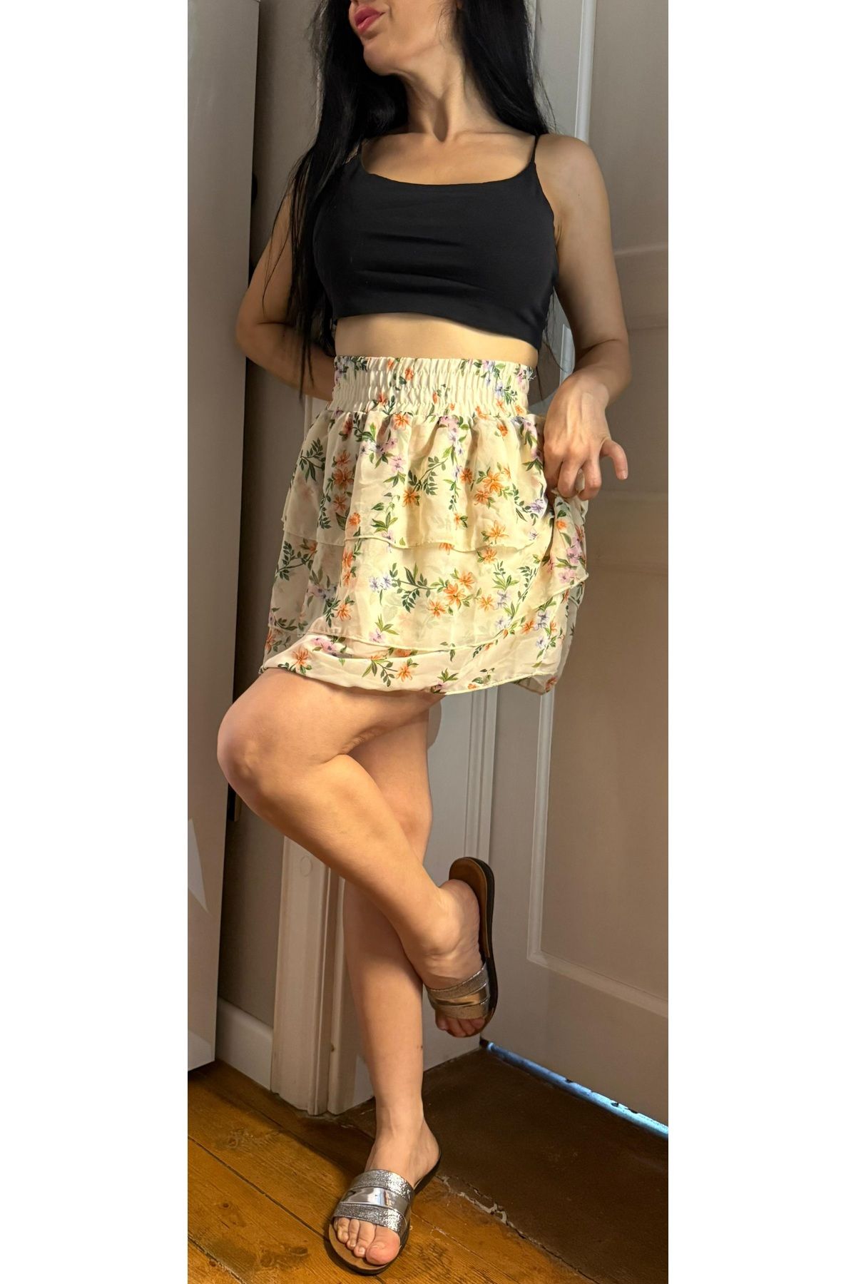 Lovely butik FIRFIRLI ÇİÇEK DESENLİ MİNİ ETEK