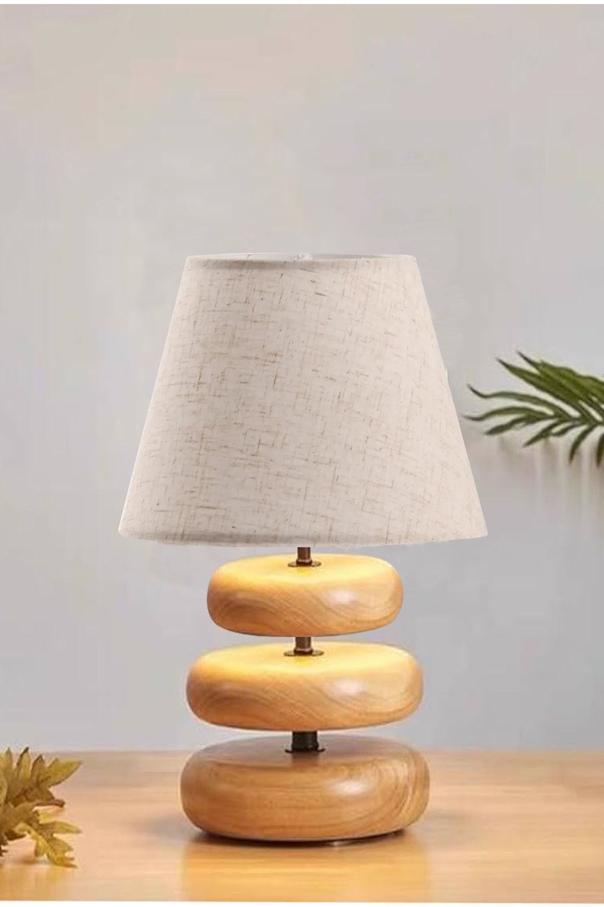 SerenityHaven Round Ahşap Ayaklı Keten Abajur