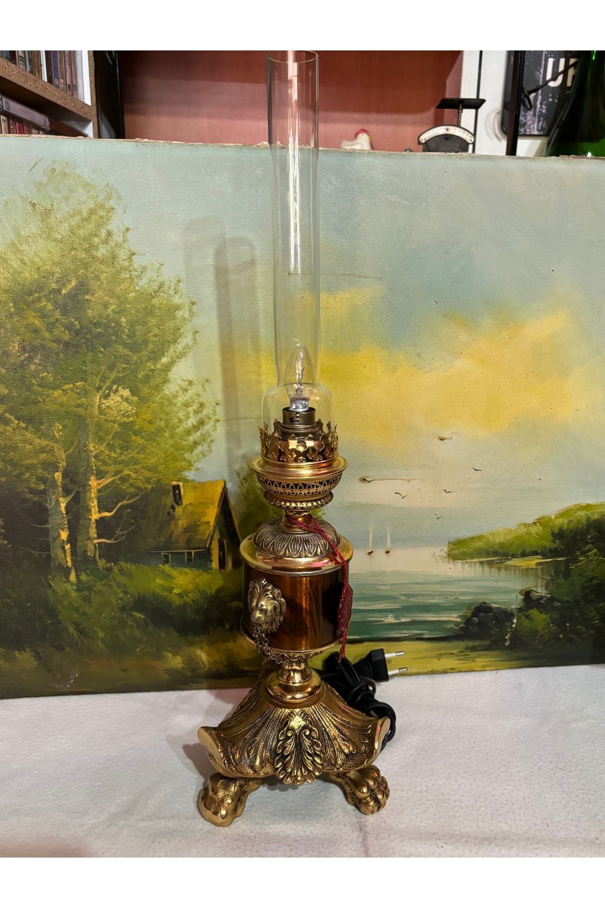 SerenityHaven 1960's fransız 52 cm boyunda bronz dan aslan figürlü ve ayaklı gaz lambası formunda abajur