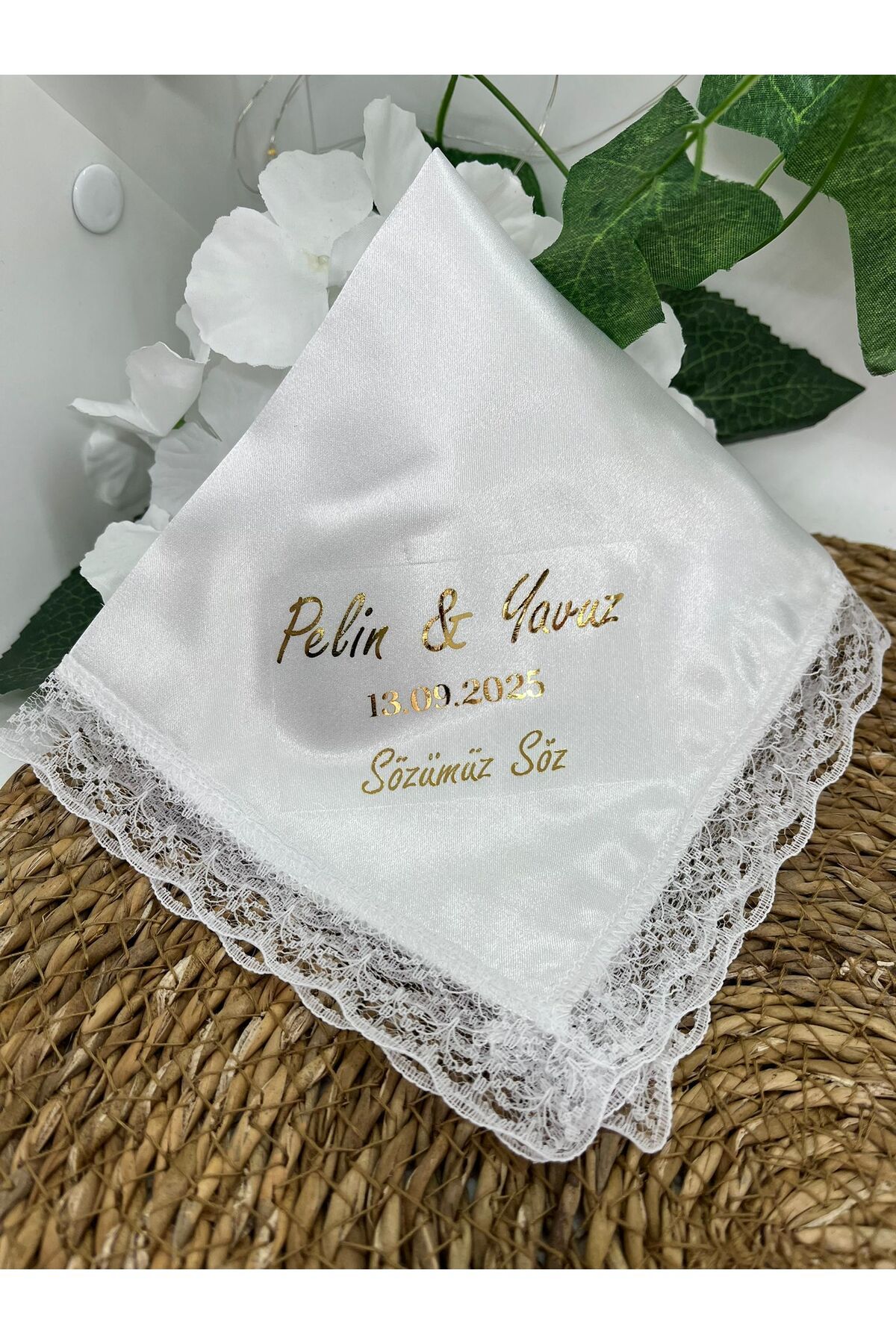 imzatasarım Beyaz Dantel Kenarlı Isme Özel Yaldız Yazılı Söz Mendili Gold/gümüş Renk Yazılı (25X25CM)