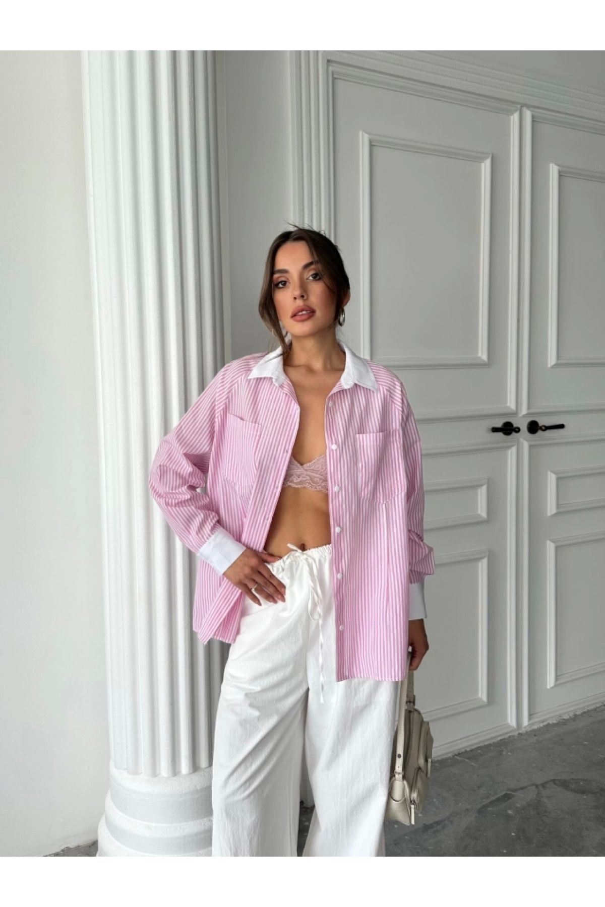 POLEXP Beyaz Çizgili Poplin Gömlek - Pembe Trend Detaylarıyla