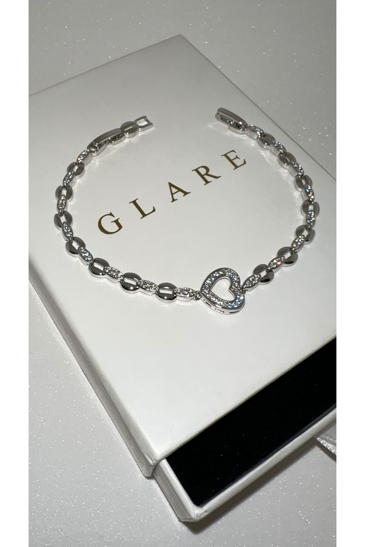 GLARE JEWELRY Gümüş Rodyumlu Kalpli Zirkon Taşlı Tasarım Pırlanta Modeli Zincir Çelik Bileklik 15+3cm