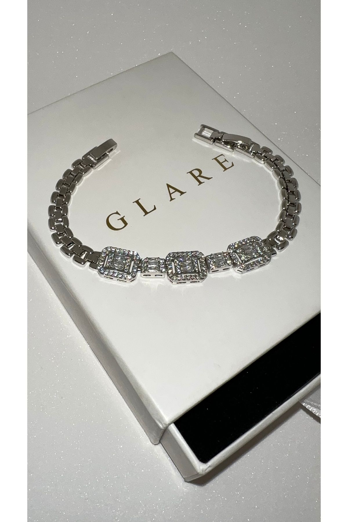 GLARE JEWELRY Gümüş Rodyumlu Baget Taşlı Tasarım Pırlanta Modeli Zincir Çelik Bileklik 15+3cm