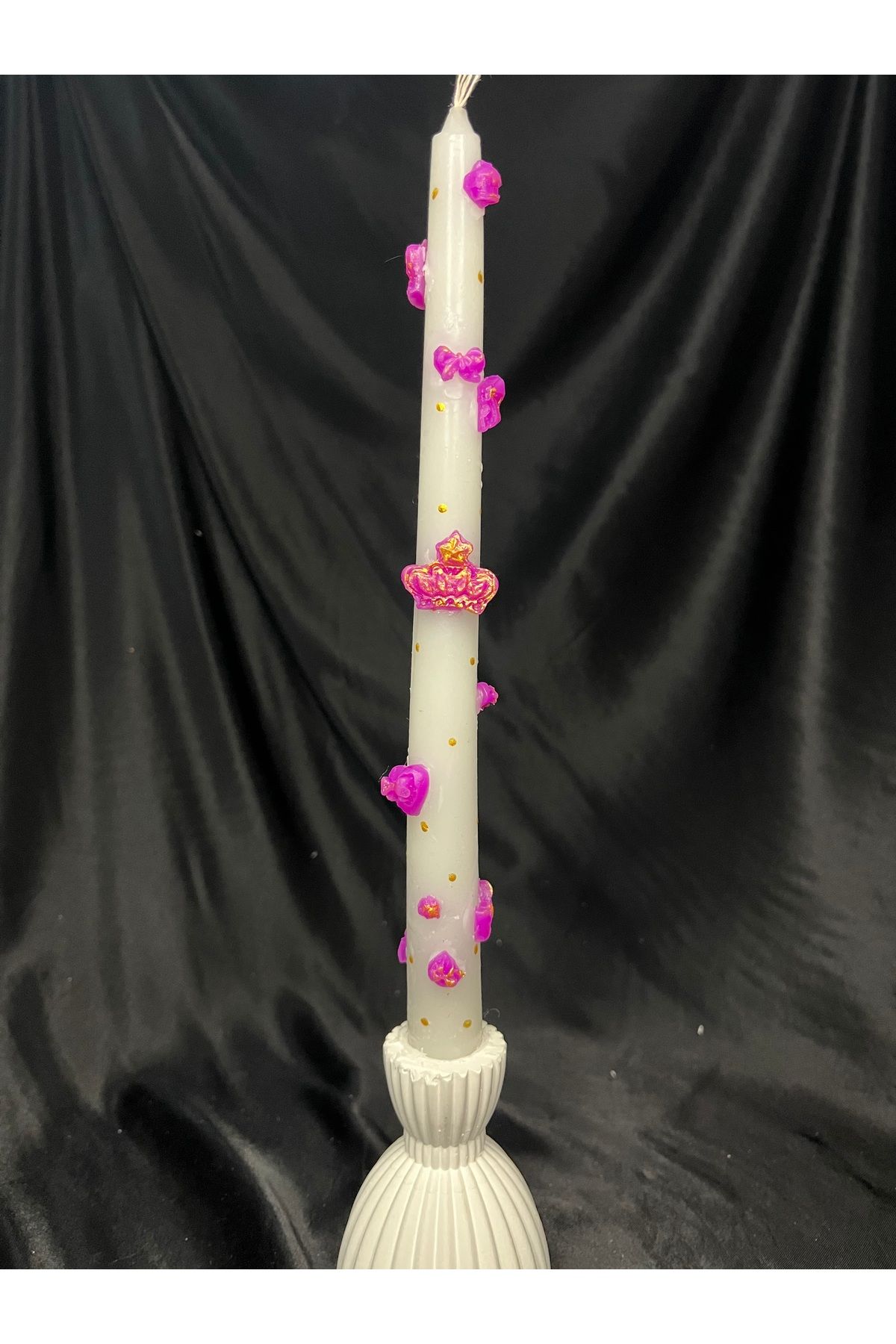 Nis Candle More Taç Ve Fiyonk Detaylı Kabartma Desen Şamdan Mum