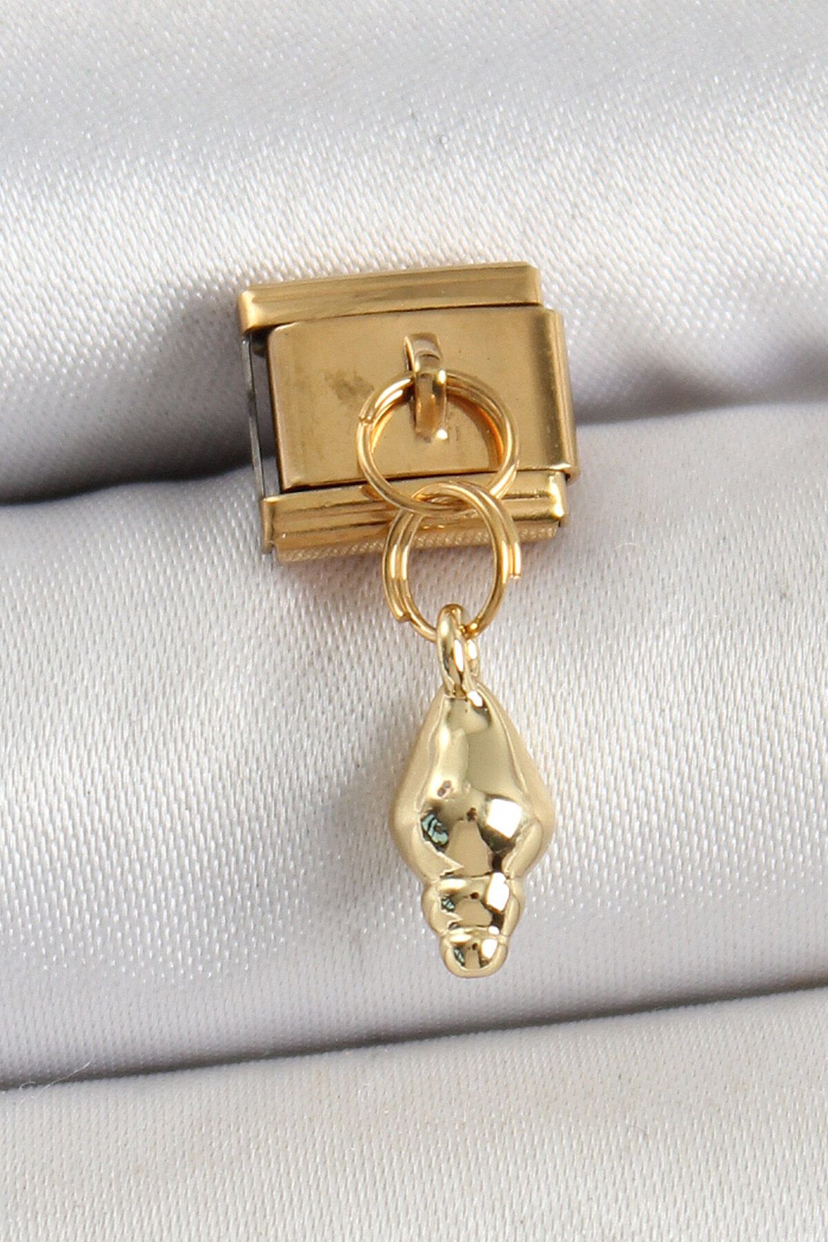 Avantaj Kapıda ® 316L Çelik Sallantılı Deniz Kabuğu Model Gold Renk Nomination Charm