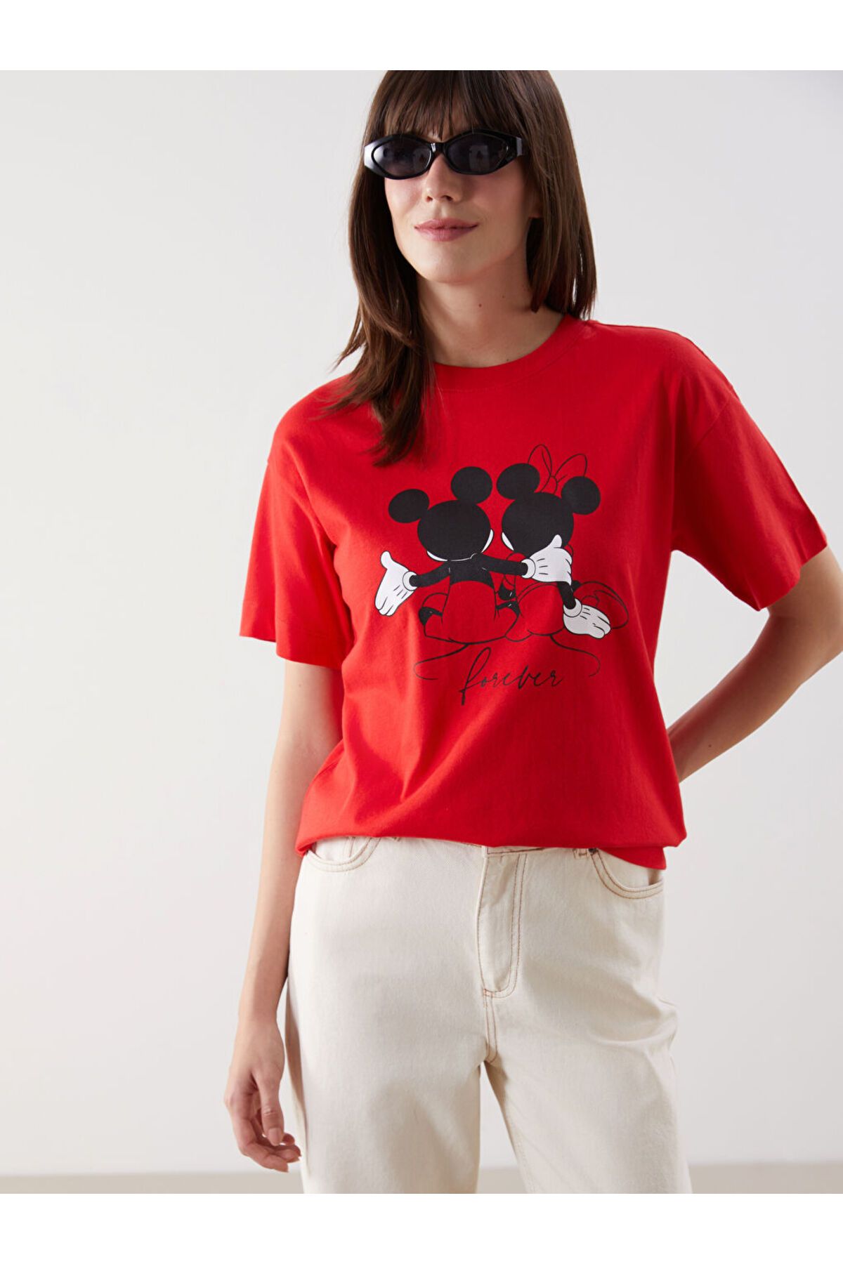 LC Waikiki LCW Comfort Kirmizi Bisiklet Yaka Mickey Mouse Baskılı Kadın Tişört S5NN40Z8NVY25