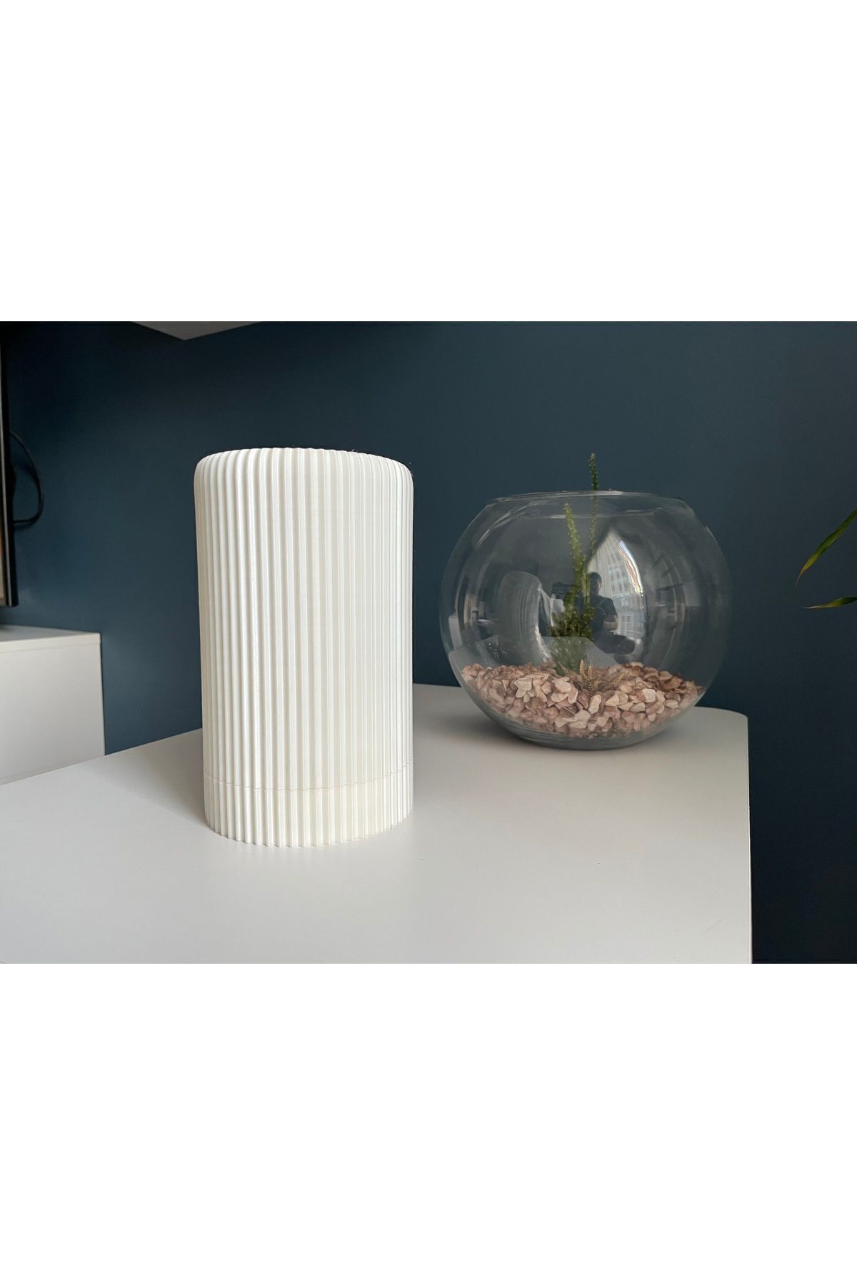 SerenityHaven Modern Masa Lambası Led Aydınlatma Gece Lambası Yüksek Kaliteli Plastik Kablolu Aydınlatma Abajur