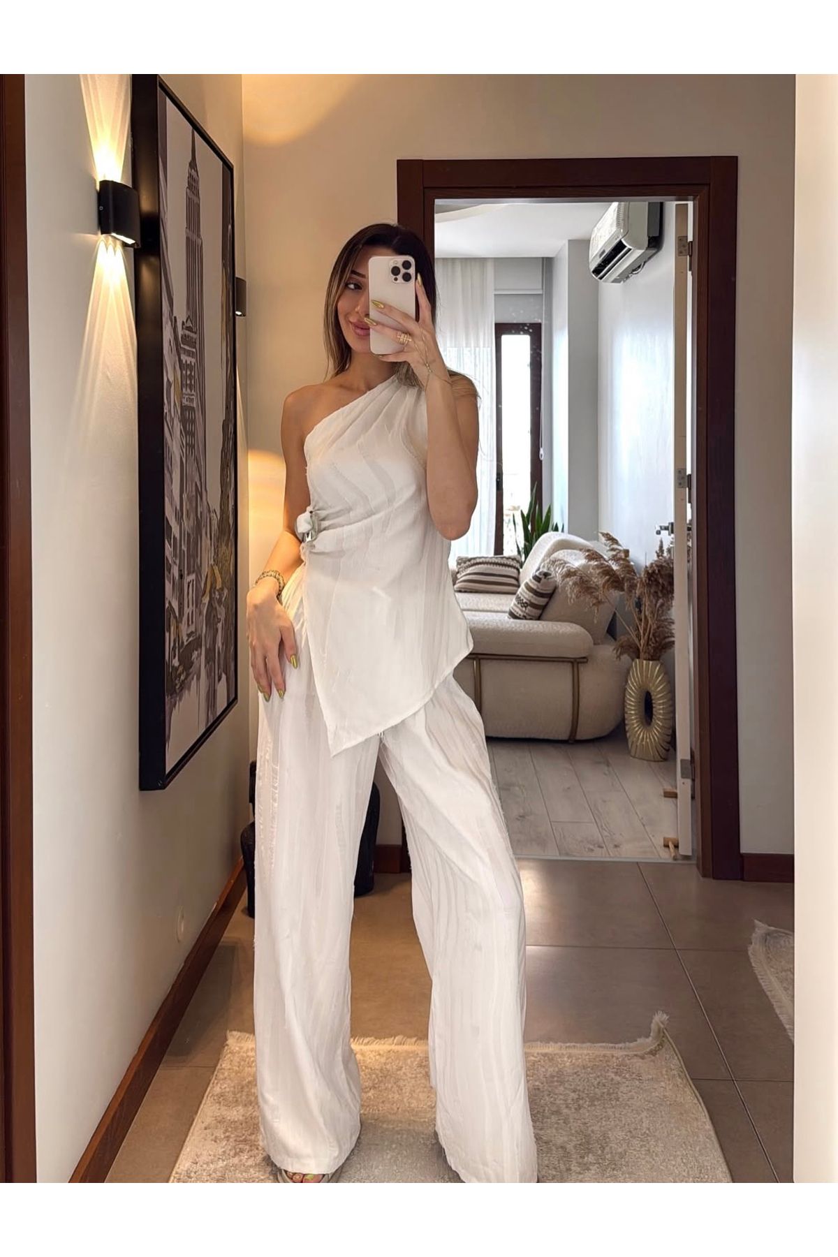 Quzu Tasarım Toka Aksesuarlı Asimetrik Bluz Dokulu Pantolon Kadın Beyaz Takım