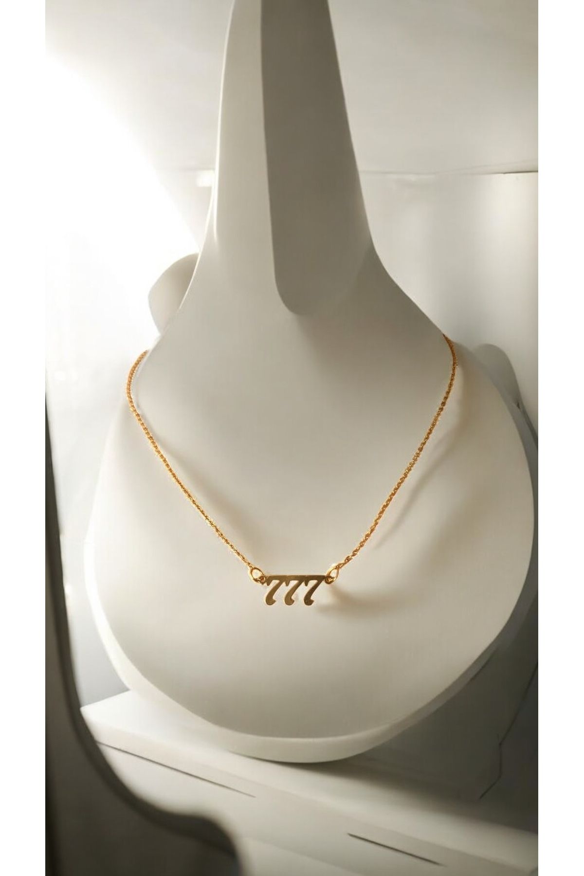 Mojo Jewellery 777 Altın Kaplama Şans Kolyesi – Numeroloji Temalı & Zarif Tasarım
