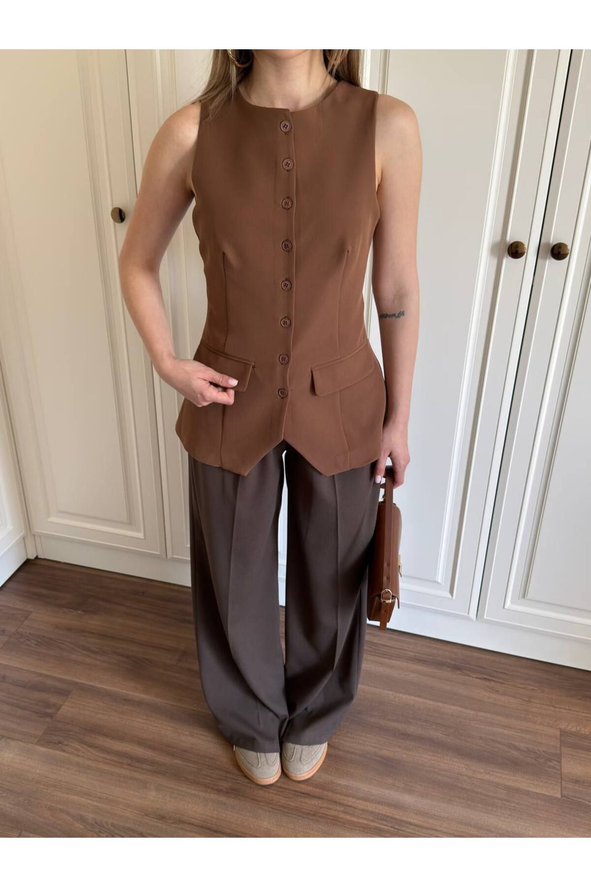 Büşra Ayhan Düğmeli Double Kumaş Kahve/Bordo Yelek