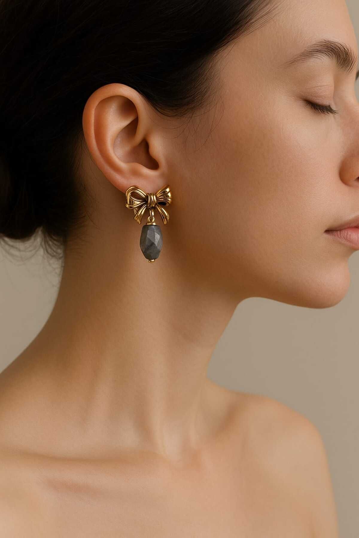CLOVER JEWELRY Fiyonk Tasarımlı Doğal Taşlı Çelik Küpe