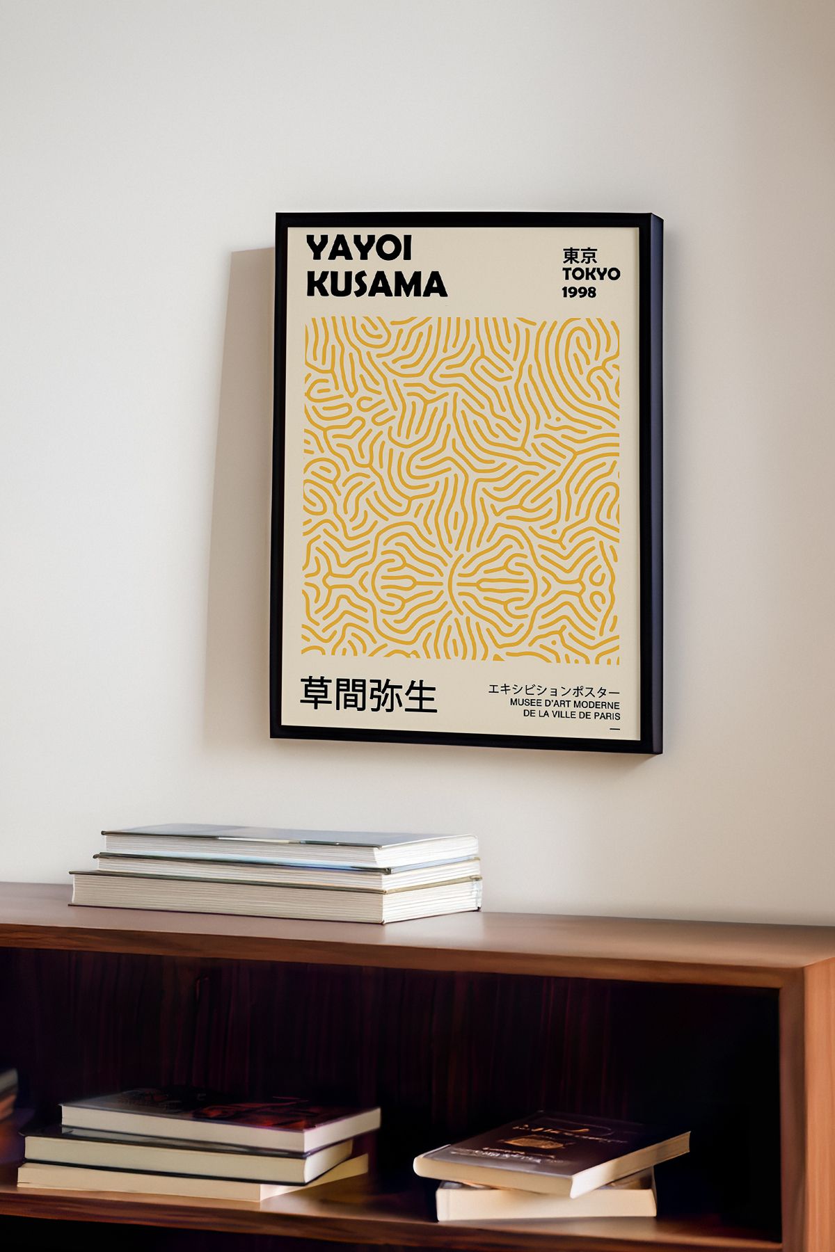 Duvarda Yayoi Kusama Siyah Ahşap Çerçeveli Modern Dekoratif Duvar Tablosu