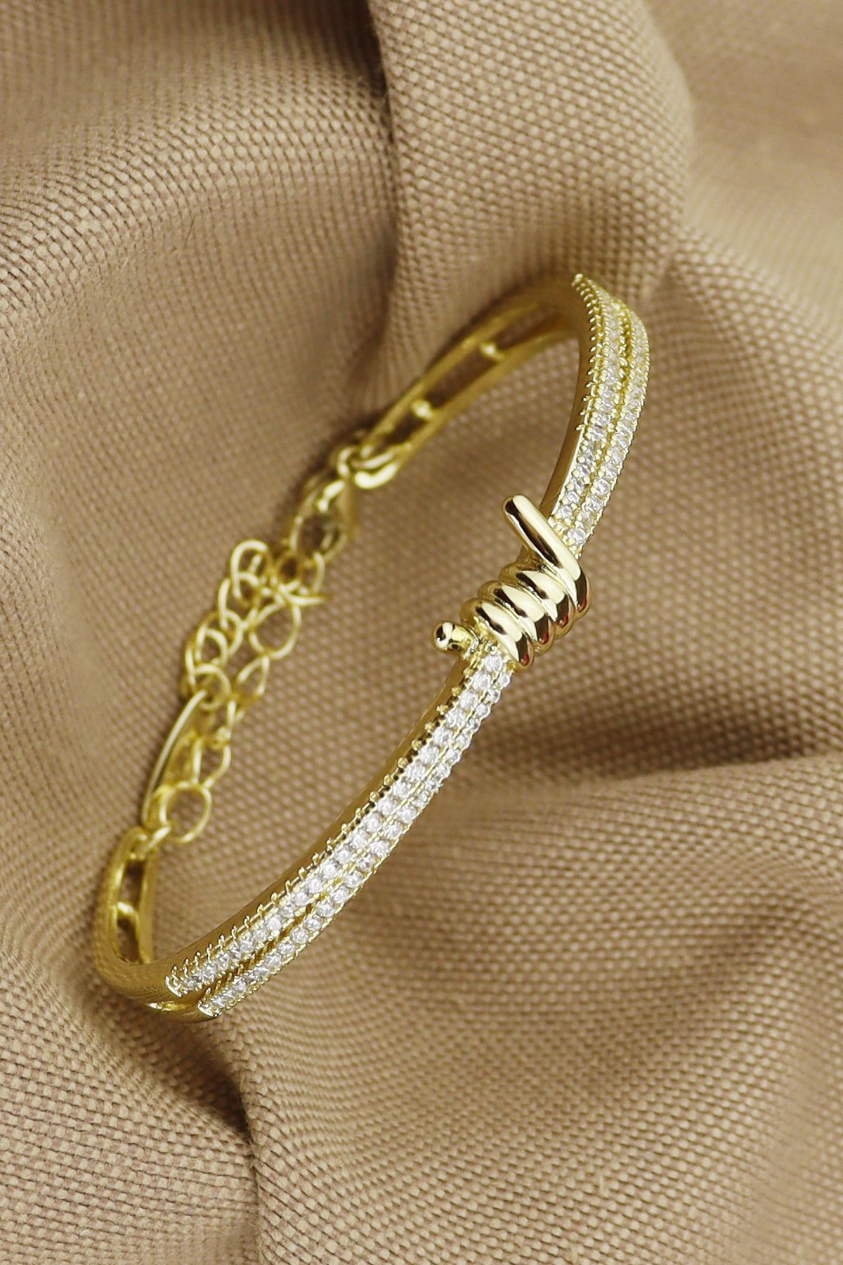 Keyifli Hayaller Xuping Vip Kelepçe - Ayarlanabilir Gold Çapraz Taşlı Düğüm Model Kararmaz Xuping Bileklik 16-17-18cm
