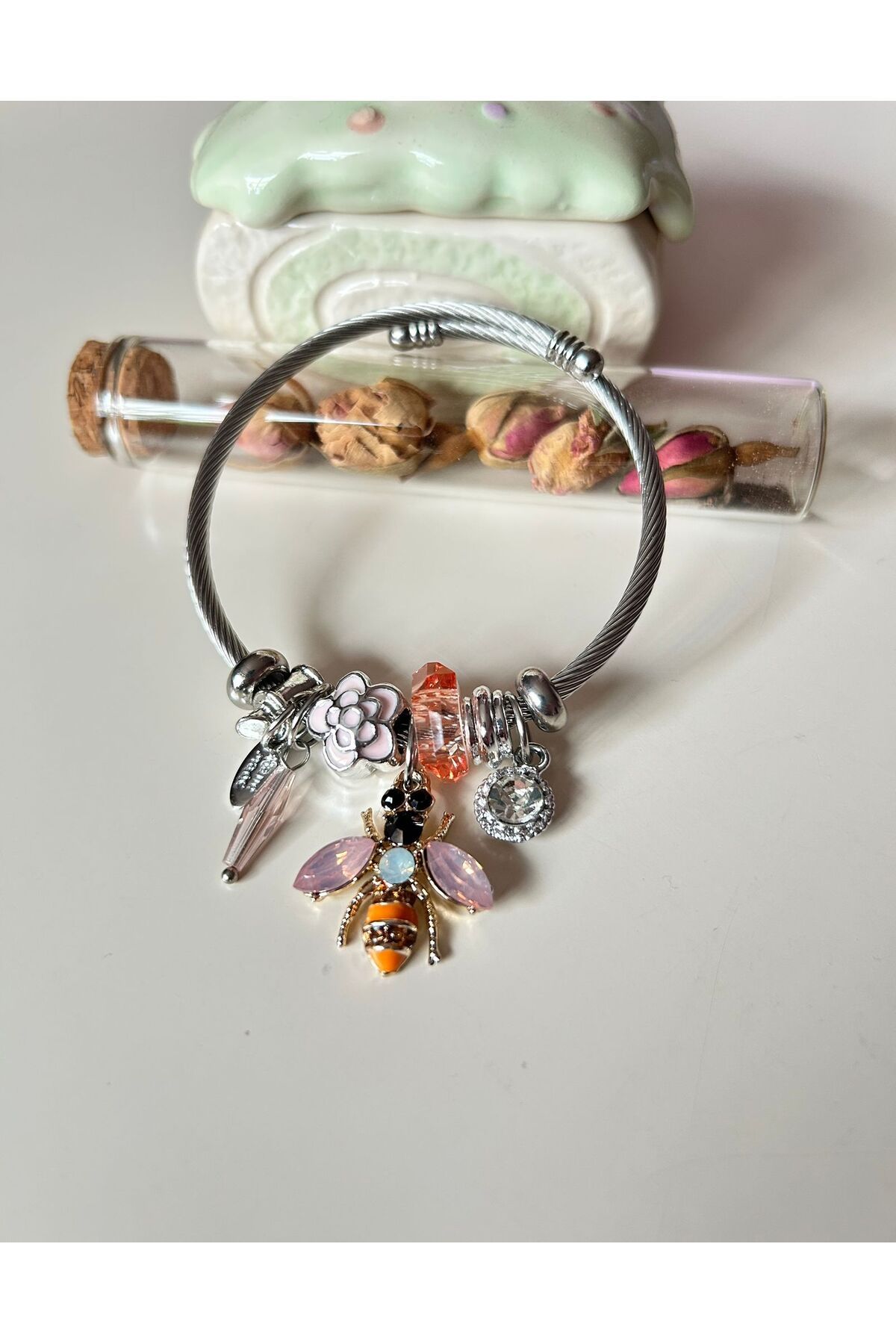 Cheecky Chic İpekish | Arı Figürlü Silver Charm Bileklik | Sallantılı & Paslanmaz Çelik Model