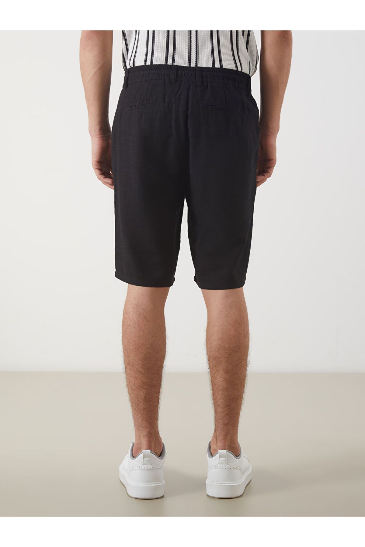 LC Waikiki-Μαύρο ανδρικό σορτς Standard Fit Linen Look 4