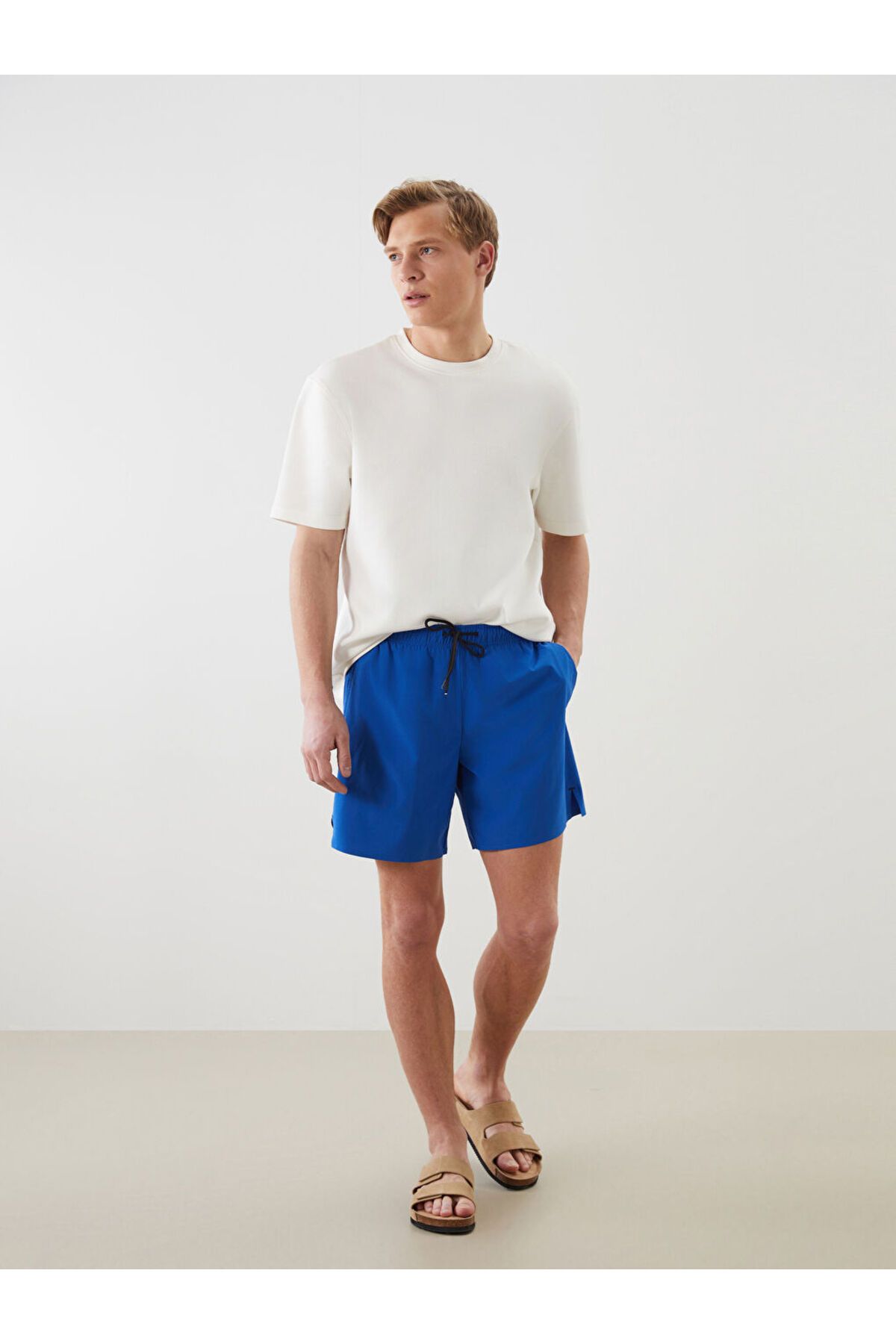 LC Waikiki LCW Kısa Boy Basic Erkek Deniz Şortu