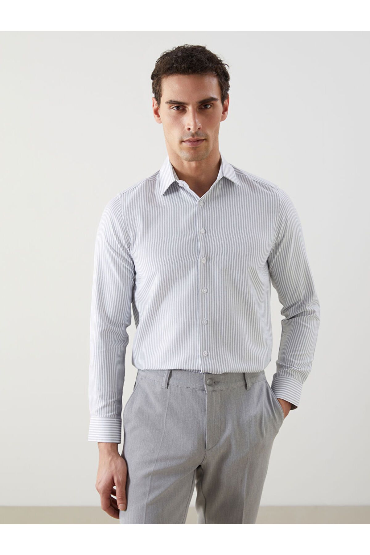 LC Waikiki Slim Fit Uzun Kollu Çizgili Gabardin Erkek Gömlek