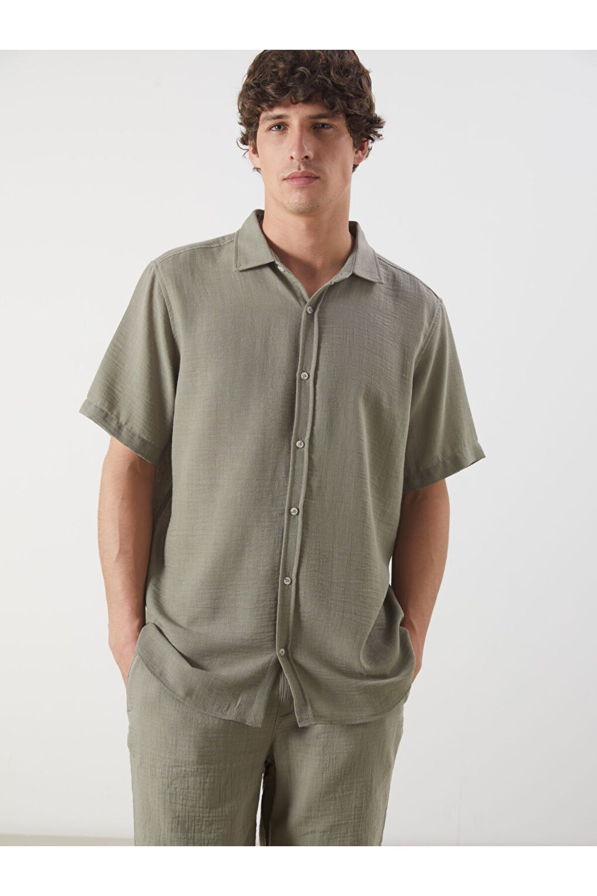 LC Waikiki Slim Fit Kısa Kollu Keten Görünümlü Erkek Gömlek
