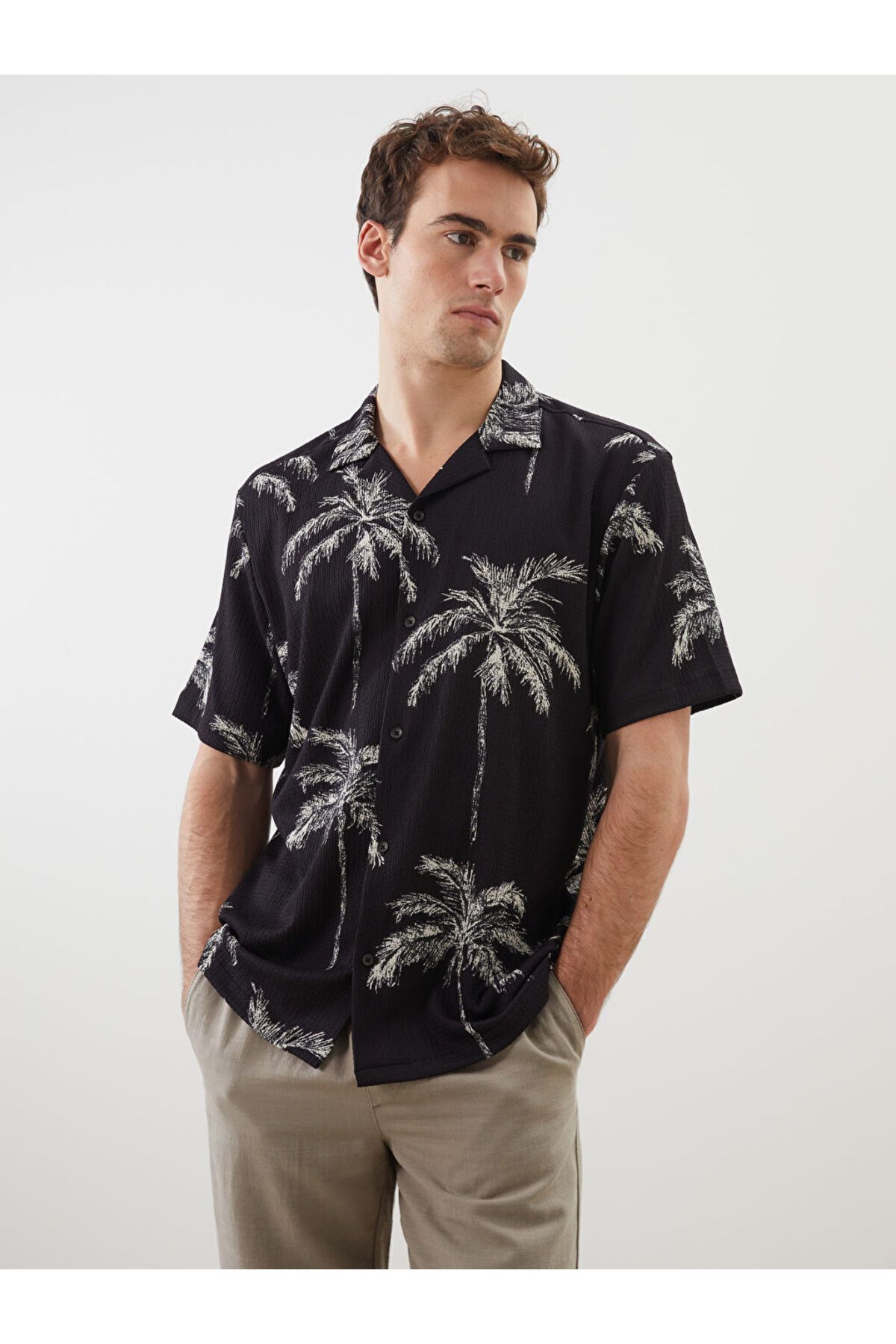 LC Waikiki Regular Fit Kısa Kollu Desenli Erkek Gömlek