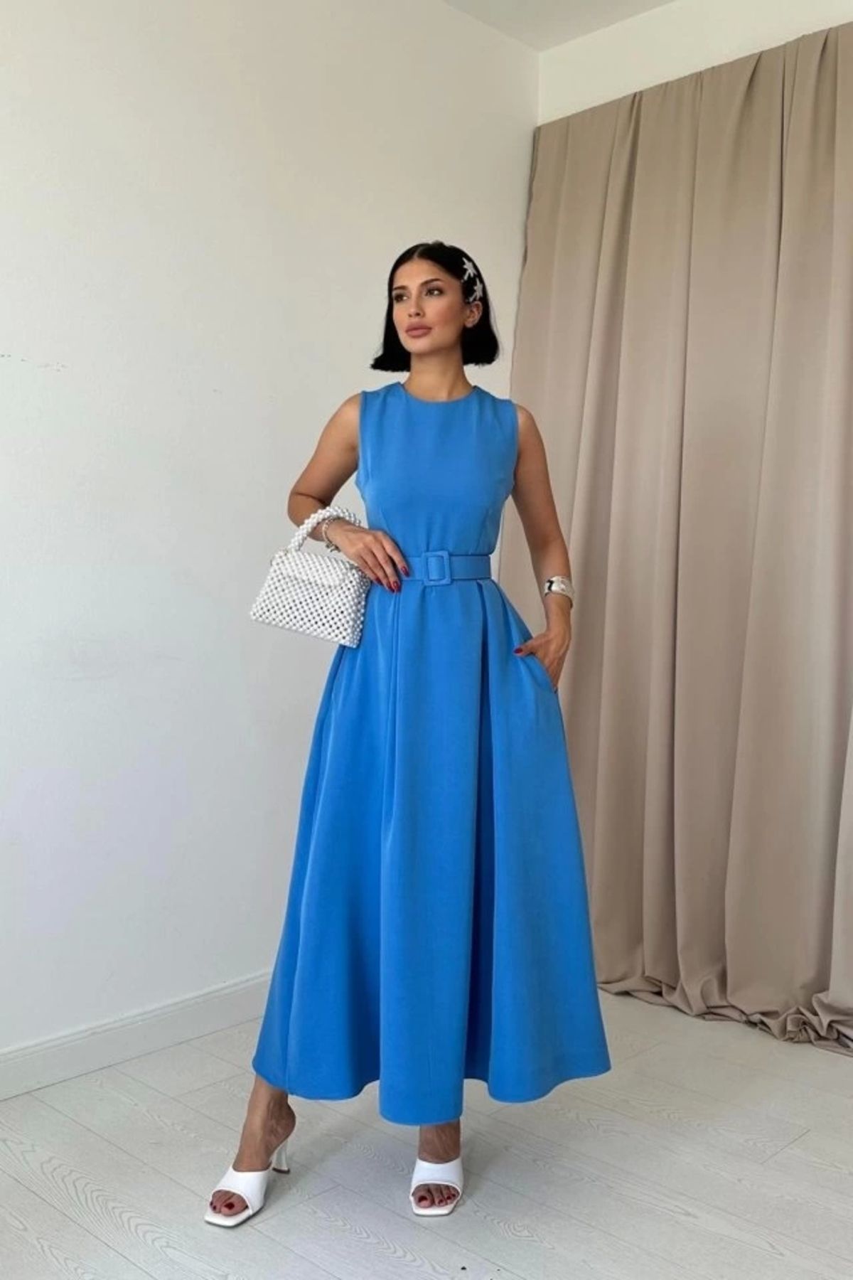 Butik Mavi Halter Yaka Kloş Elbise