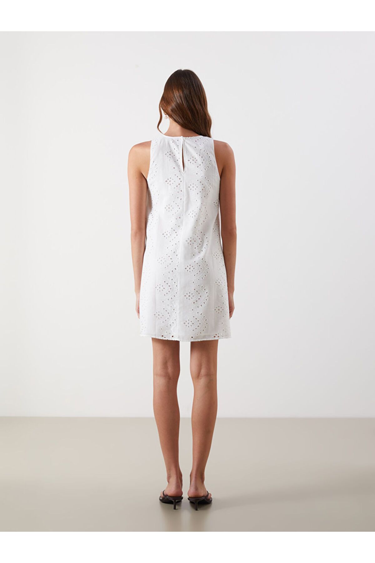 LC Waikiki-Mini rochie ajurata cu decolteu rotund sezon nou - S5P760Z8 4