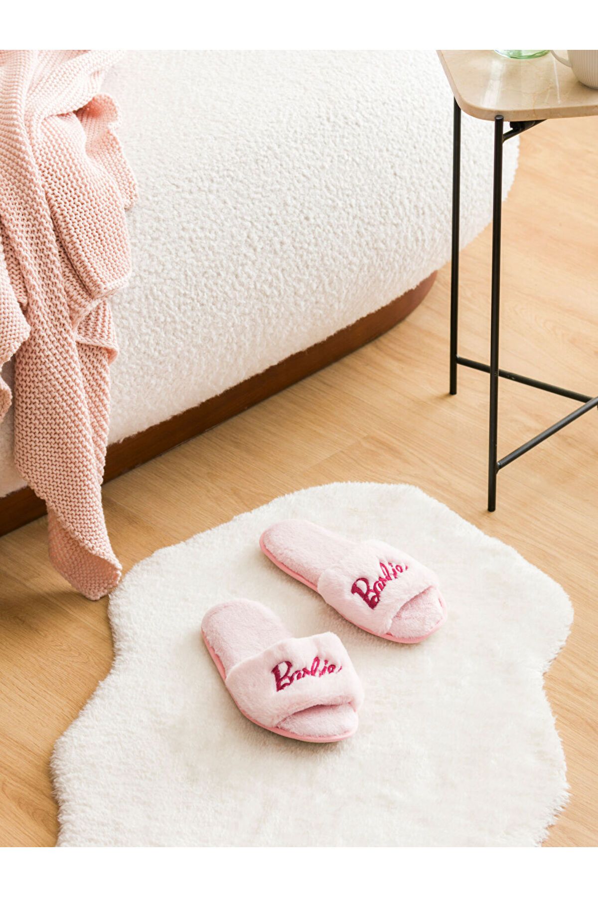 LC Waikiki Barbie Nakışlı Pelüş Kadın Ev Terliği