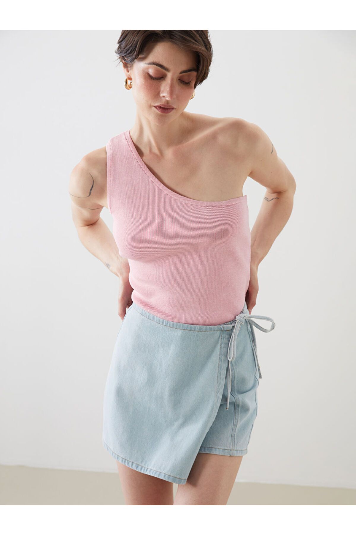 LC Waikiki Tek Omuz Crop Kadın Triko Atlet