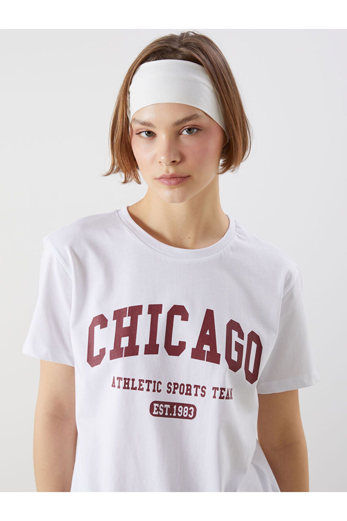LC Waikiki XSIDE Beyaz Bisiklet Yaka Chicago Baskılı Kadın Tişört